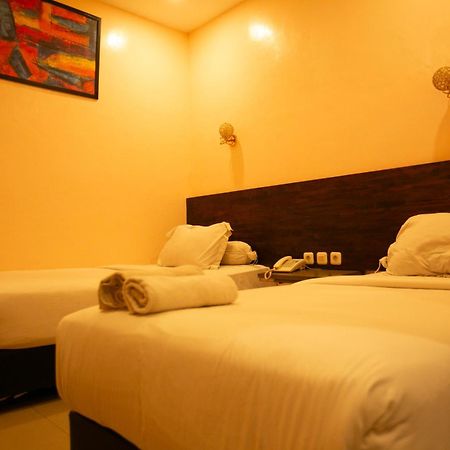 De'Tonga Hotel Medan Esterno foto