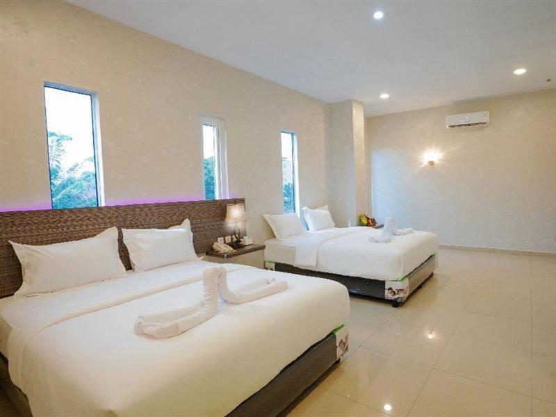 De'Tonga Hotel Medan Esterno foto