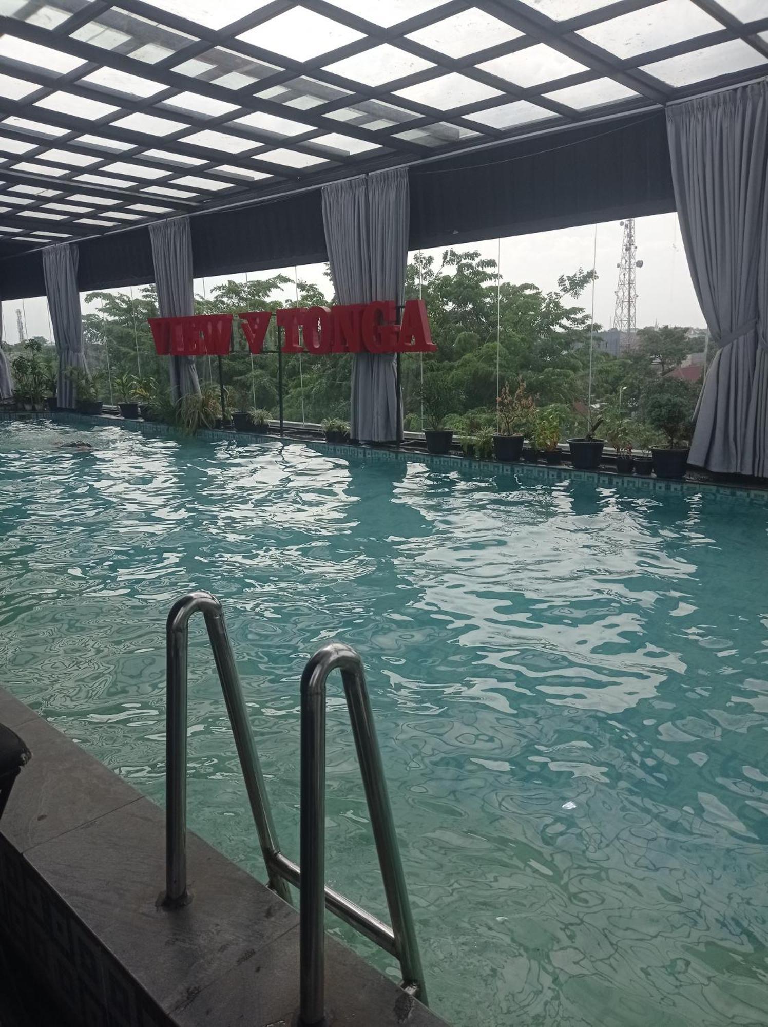De'Tonga Hotel Medan Esterno foto