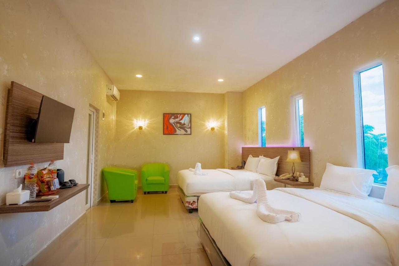 De'Tonga Hotel Medan Esterno foto