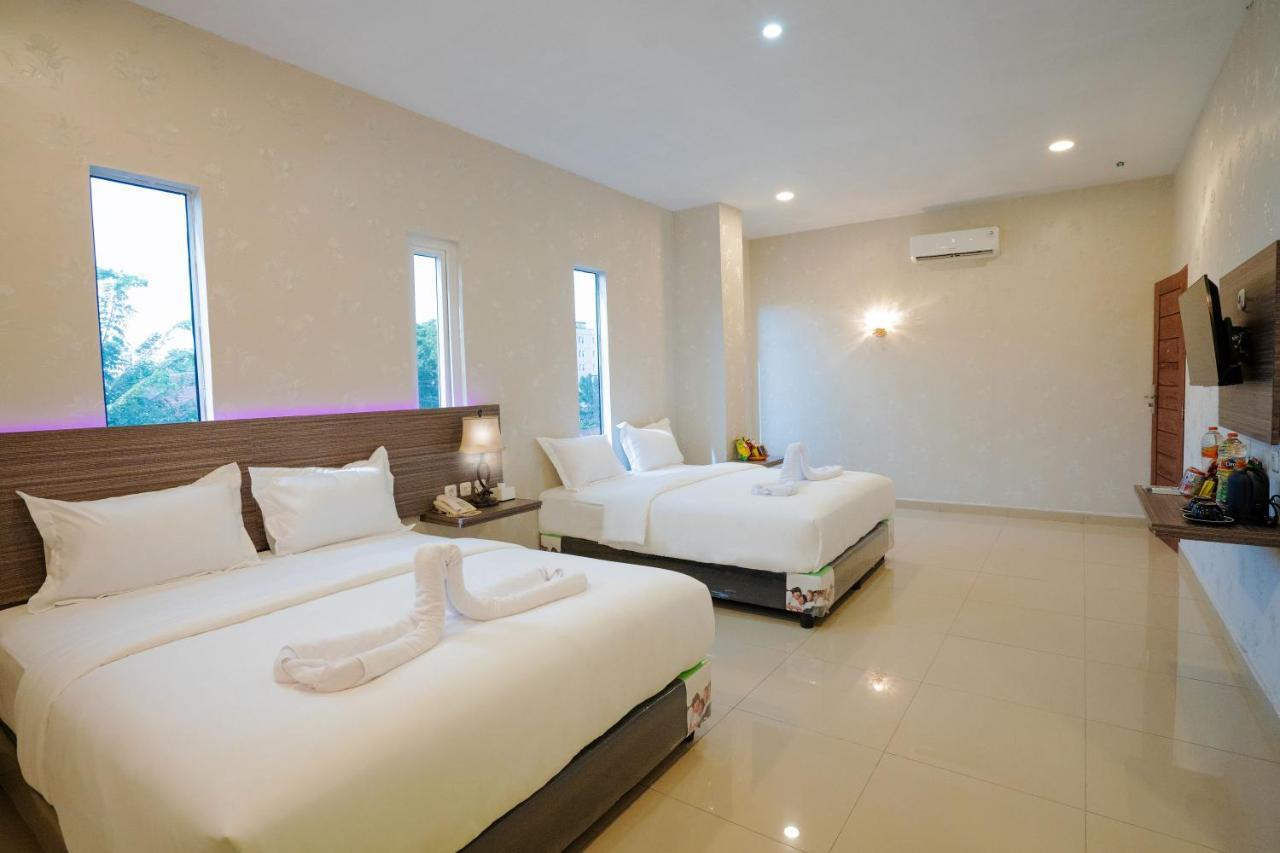 De'Tonga Hotel Medan Esterno foto