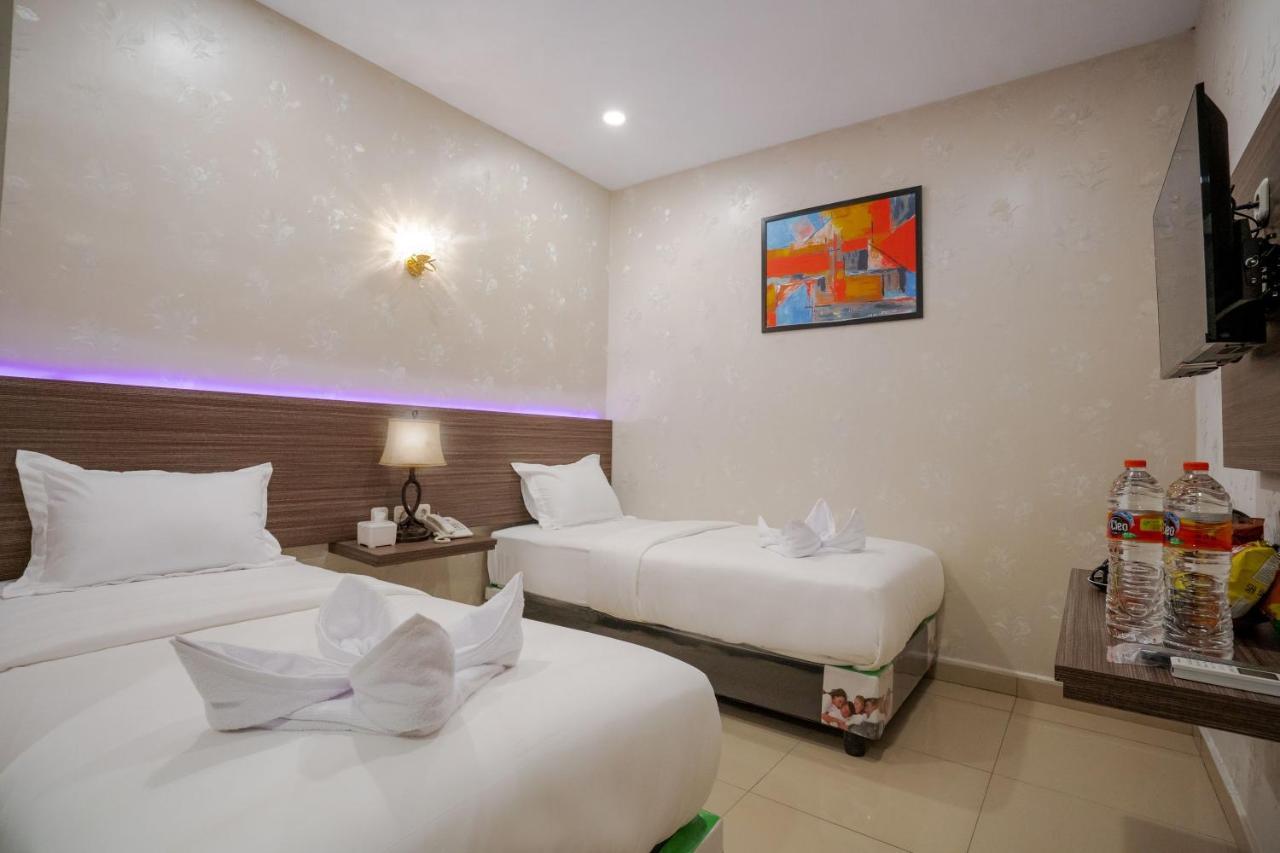 De'Tonga Hotel Medan Esterno foto