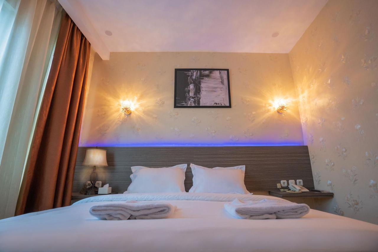 De'Tonga Hotel Medan Esterno foto