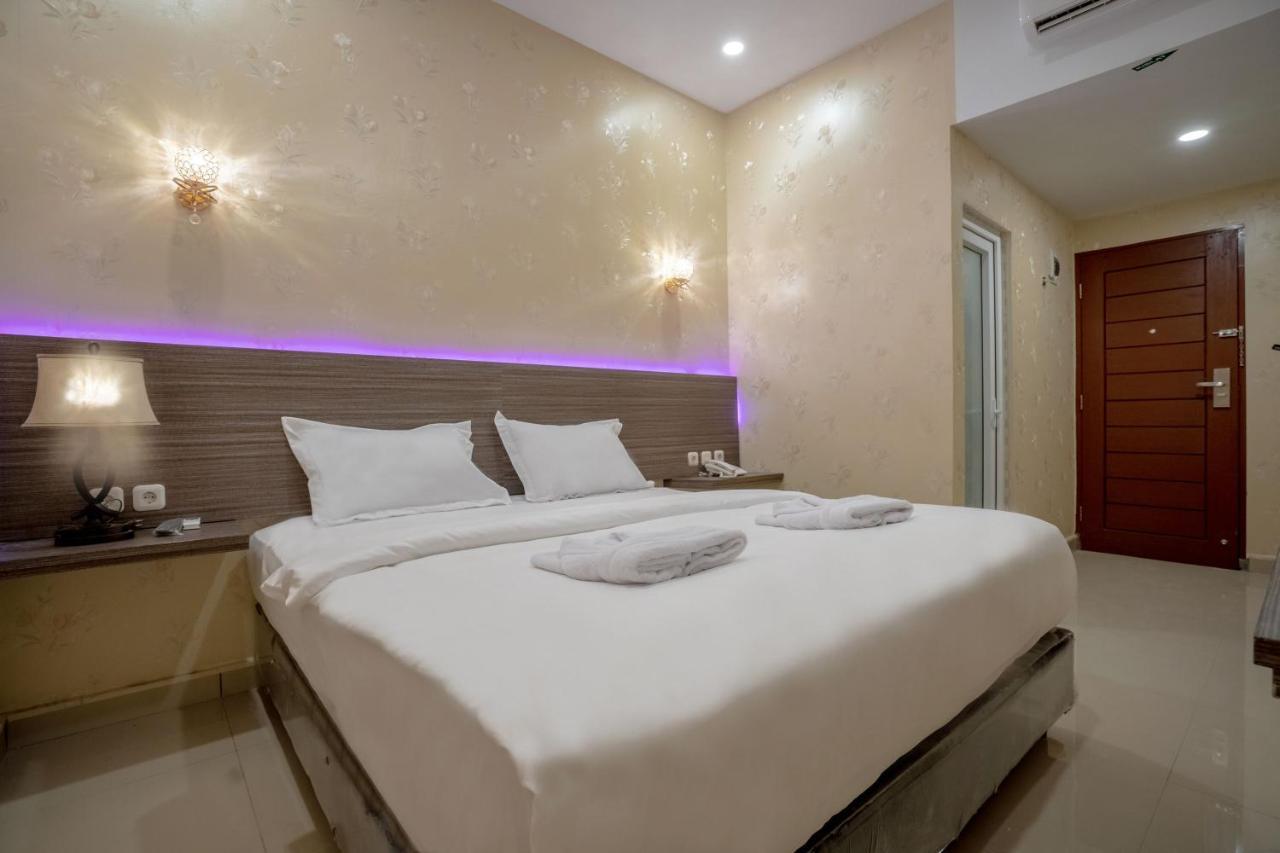 De'Tonga Hotel Medan Esterno foto