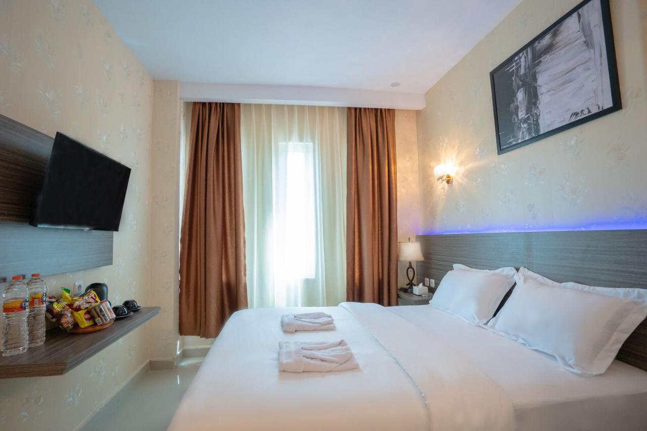 De'Tonga Hotel Medan Esterno foto